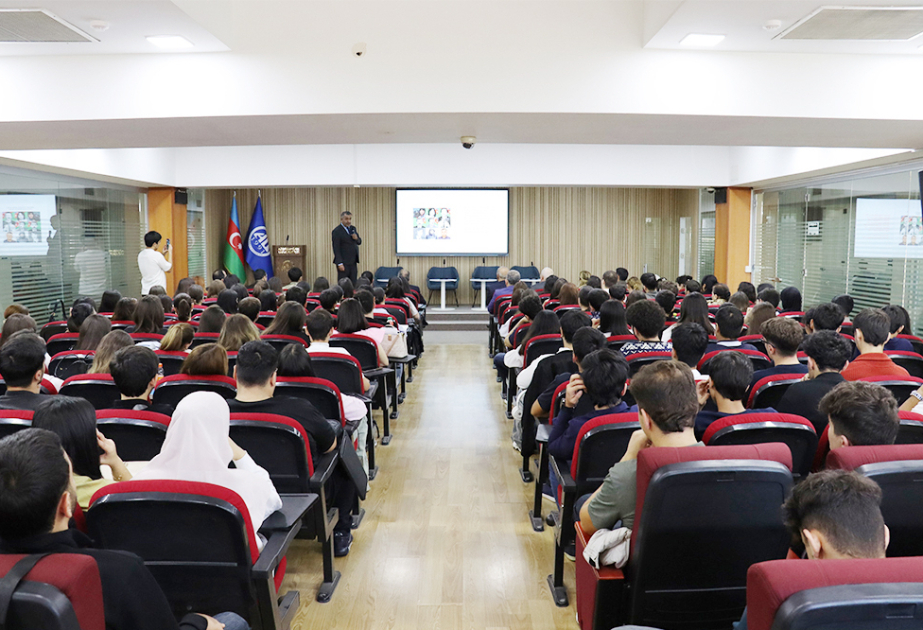 Azərbaycan Universitetində şəhidlərimizin xatirəsi anılıb