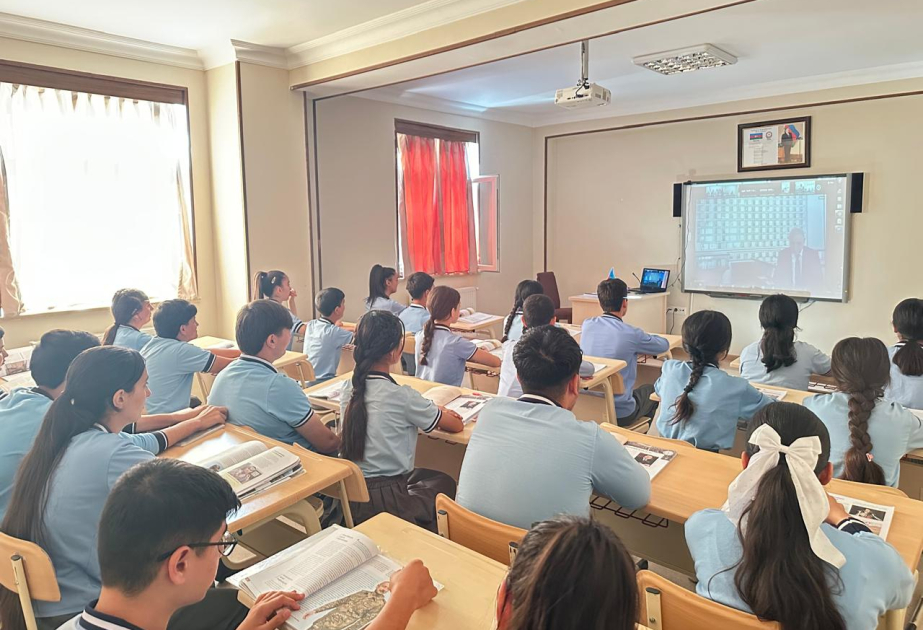 Naxçıvanda Anım Günü ilə bağlı ümumtəhsil məktəblərinin şagirdlərinə onlayn dərs keçilib