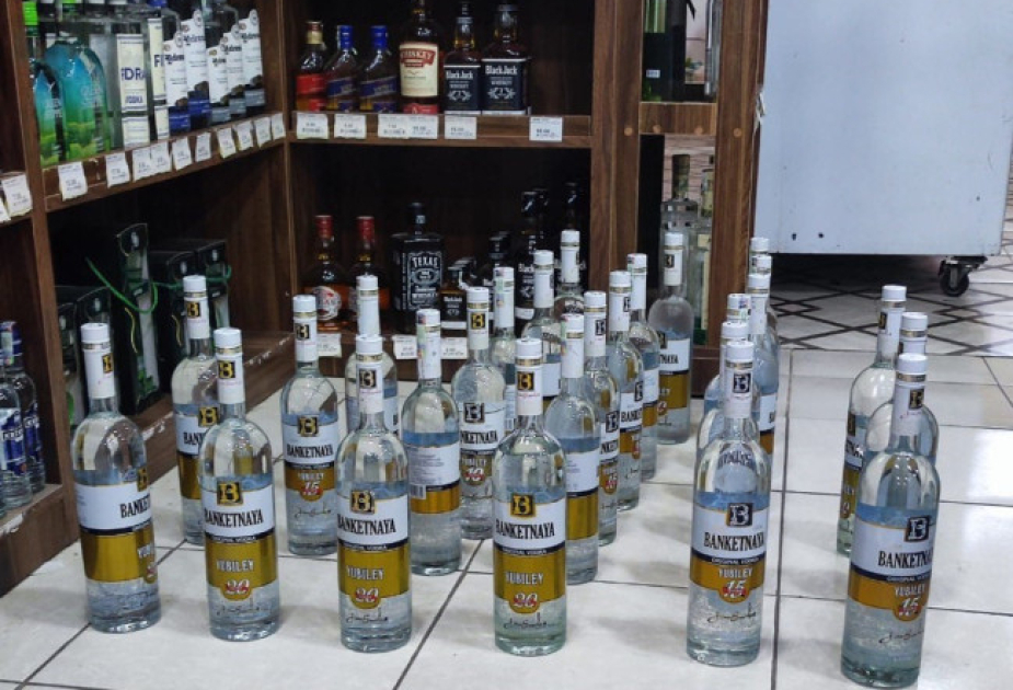 Marketdə saxta alkoqollu içkilər aşkarlanıb
