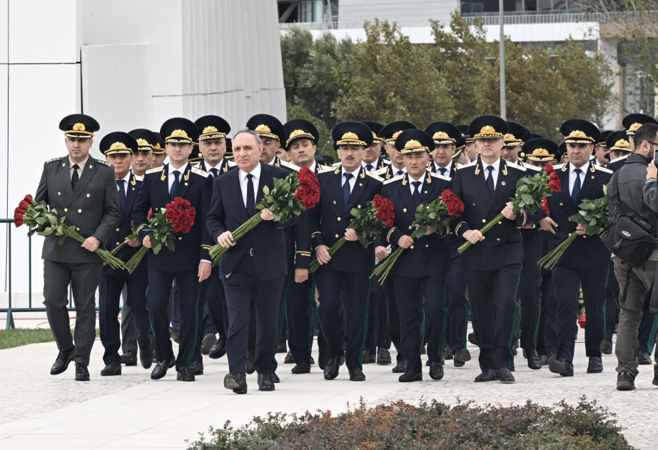 Baş Prokurorluğun rəhbərliyi Zəfər parkını ziyarət edib