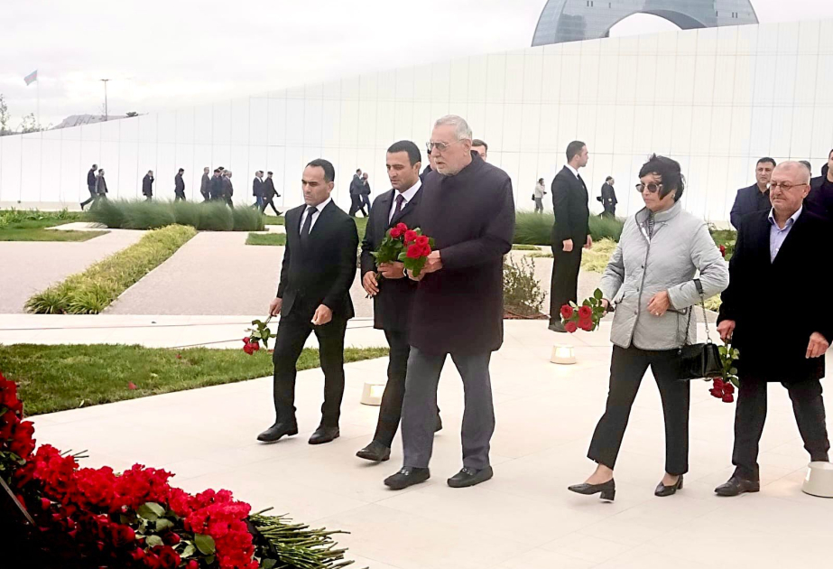 Milli Olimpiya Komitəsinin kollektivi Zəfər parkını ziyarət edib