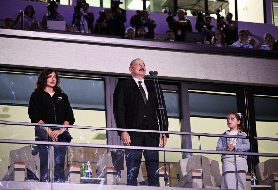 Gəncədə III MDB Oyunlarının təntənəli açılış mərasimi keçirilibPrezident İlham Əliyev və birinci xanım Mehriban Əliyeva tədbiri izləyiblər YENİLƏNİB-3 VİDEO