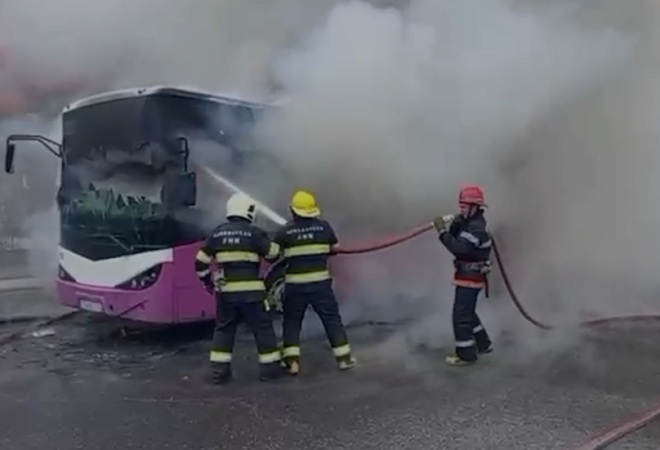 FHN: Sumqayıtda avtobusda baş vermiş yanğın qısa müddətdə söndürülüb