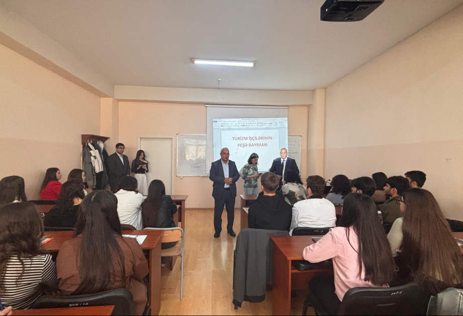 ATMU-da “Turizm işçiləri günü” qeyd olunub