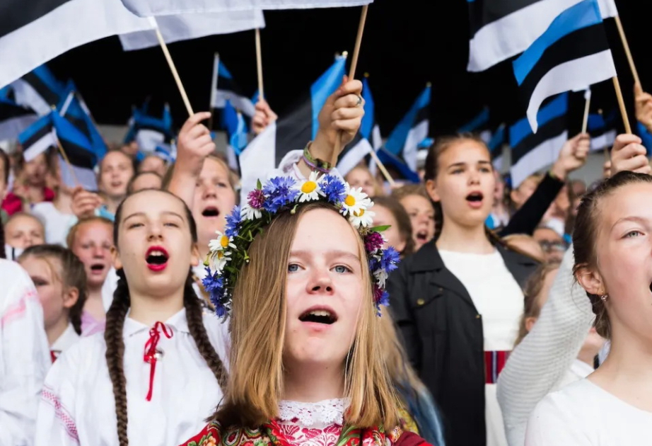 Estoniyada eston dilini bilməyən şəxslər üçün cərimələr bir neçə dəfə artırıla bilər