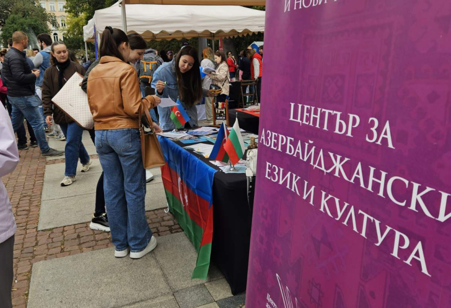Avropa Dilləri Yarmarkasında Azərbaycan stendi təqdim olunub