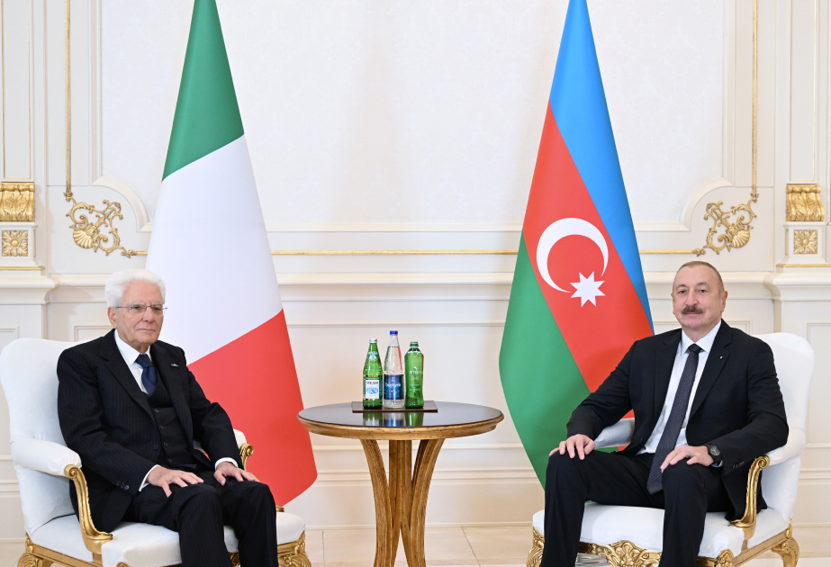 Präsident Ilham Aliyev trifft Präsident Sergio Mattarella zum Vier-Augen-Gespräch VIDEO