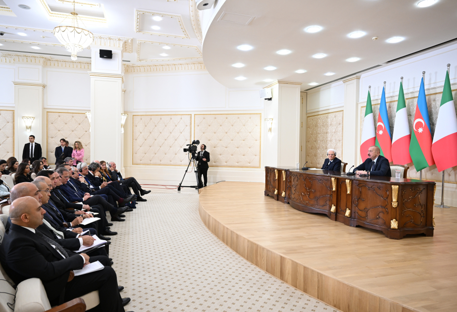 Los presidentes de Azerbaiyán e Italia ofrecieron declaraciones a la prensa