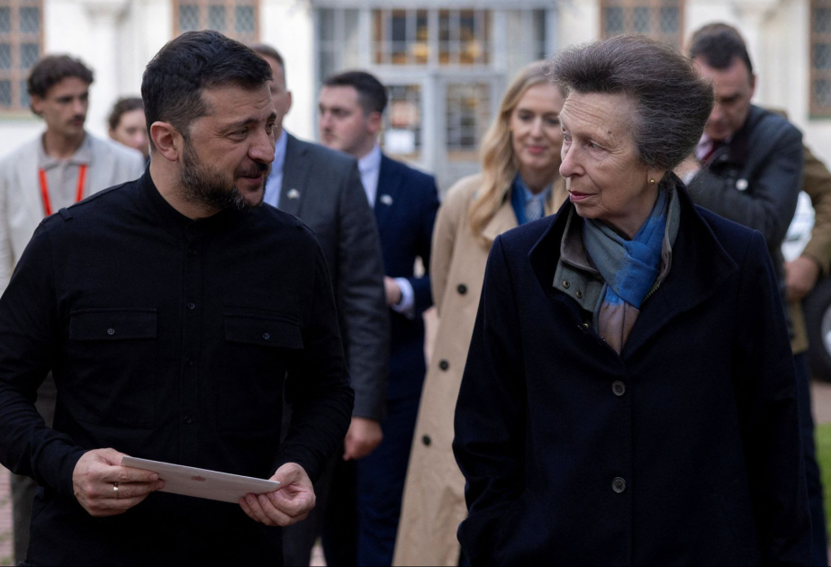 Böyük Britaniya şahzadəsi Anna Ukraynaya səfər edib