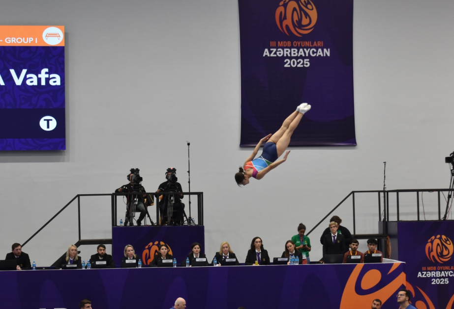 На соревнованиях по батутной гимнастике Азербайджан представляют три спортсменки