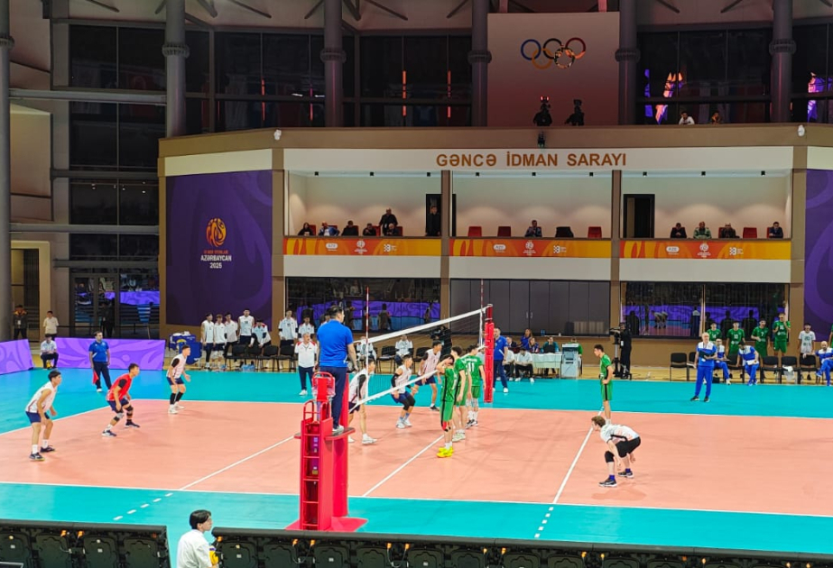 Los jugadores de voleibol de Azerbaiyán ganan en los III Juegos de la CEI