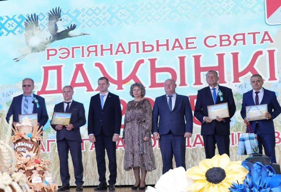 Belarusun Vileyka şəhərində “Dajınki–2025” bayramında Azərbaycan sərgisi böyük maraq doğurub