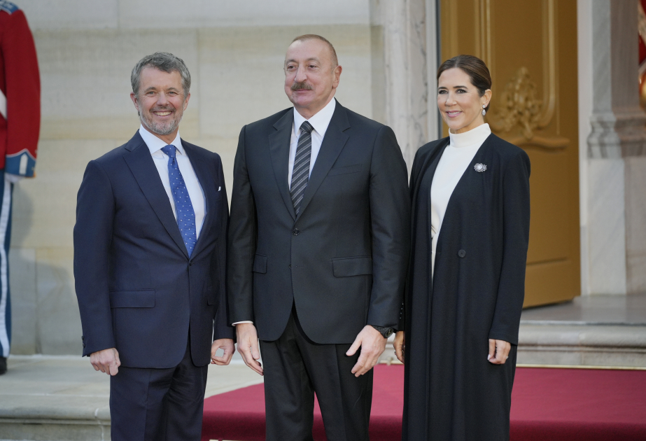 Kopenhagendə “Avropa Siyasi Birliyi”nin 7-ci Zirvə toplantısının açılış mərasimi keçirilir Azərbaycan Prezidenti İlham Əliyev tədbirdə iştirak edir YENİLƏNƏCƏK - AZƏRTAC
