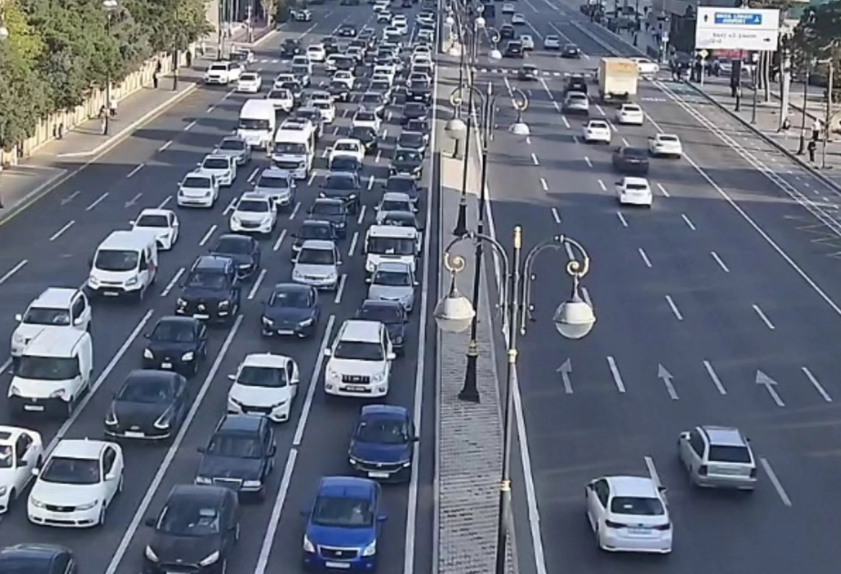 Bakının bəzi yollarında sıxlıq yaranıb
