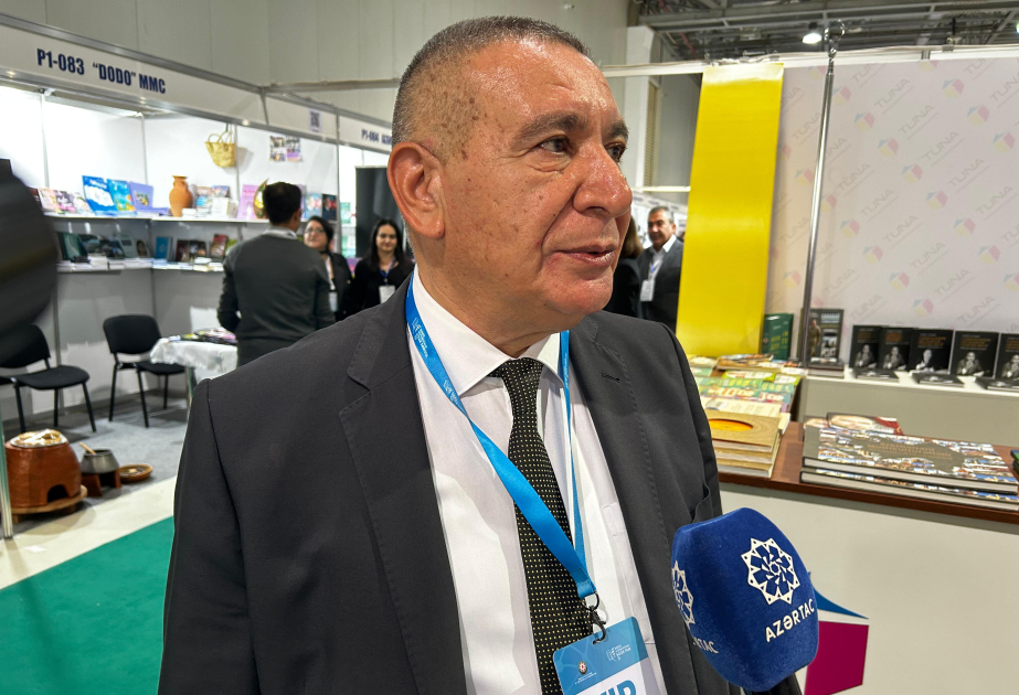 Rəşad Məcid: Kitab sərgisi müəlliflərlə oxucuları birləşdirən mühüm məkandır