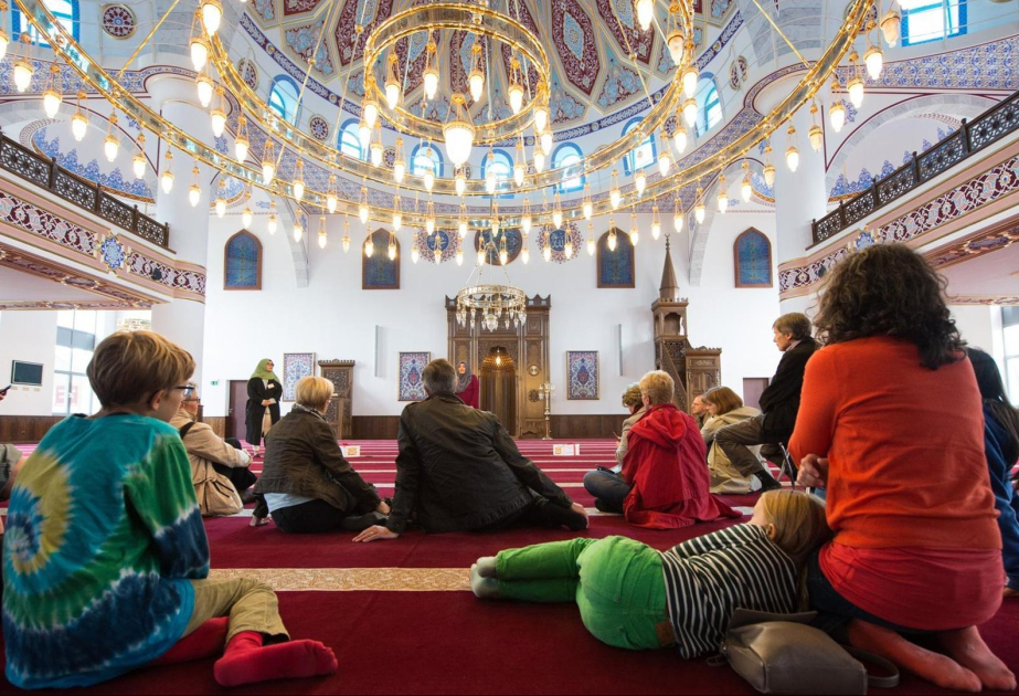 Religion: Muslime laden traditionell für heute zum Tag der offenen Moschee ein