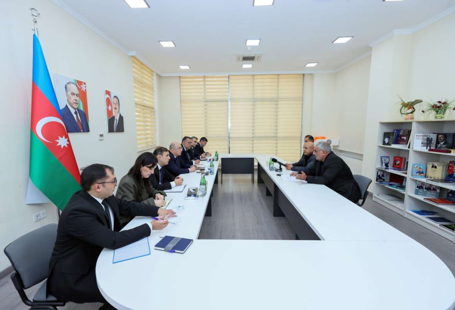 Dövlət Gömrük Komitəsinin sədri Naftalan şəhərində vətəndaşlarla görüşüb