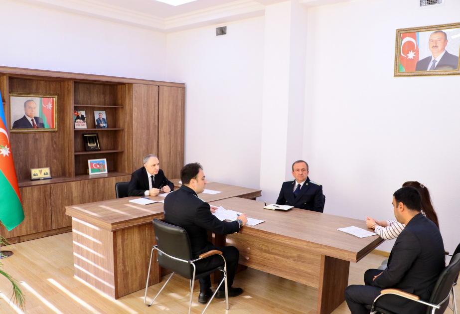 Baş prokuror paytaxtın Səbail rayonunda vətəndaşların müraciətlərini dinləyib