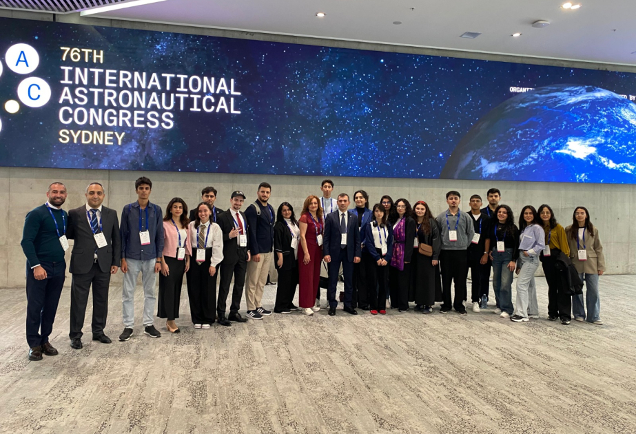 Jóvenes azerbaiyanos representan al país en el Congreso Internacional de Astronáutica