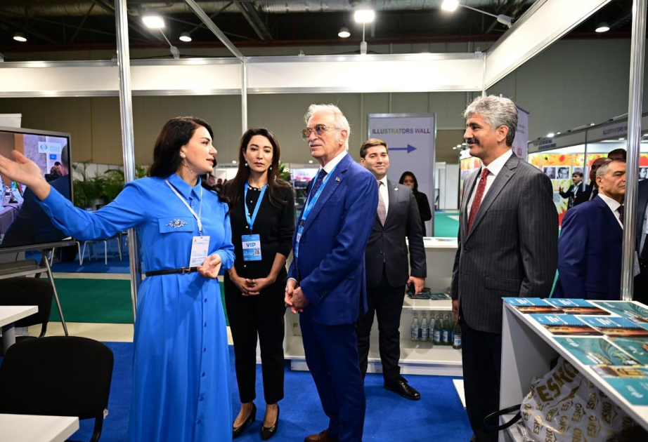ICESCO-nun Bakı Regional Ofisi Beynəlxalq Kitab Sərgisində ziyarətçiləri qarşılayır