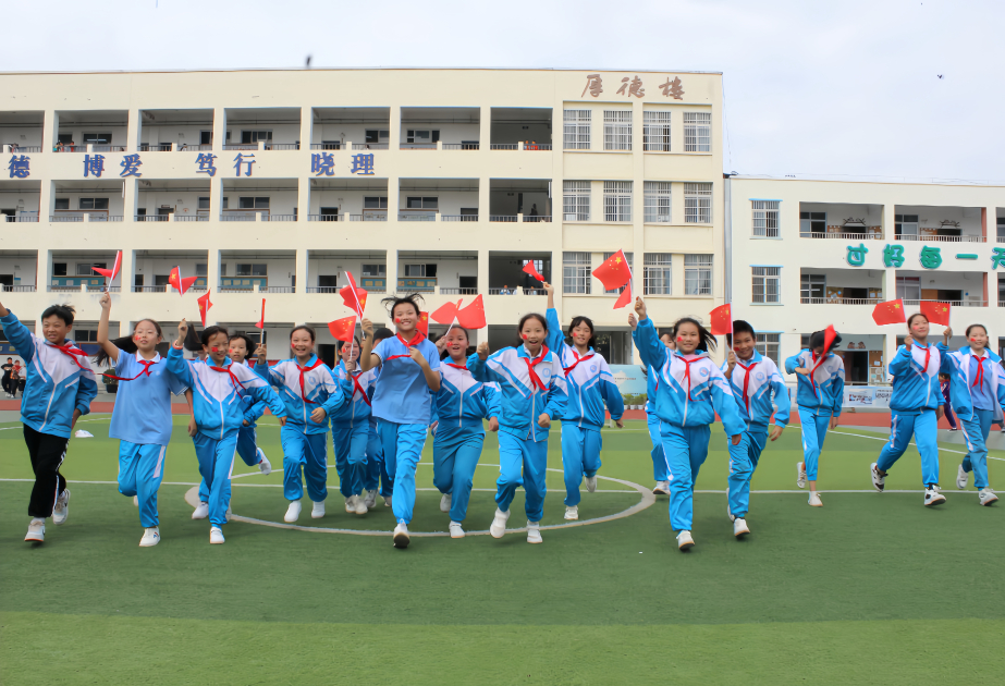 一所彰显仁爱的学校：厚坝的学生们对阿塞拜疆的援助心怀感恩