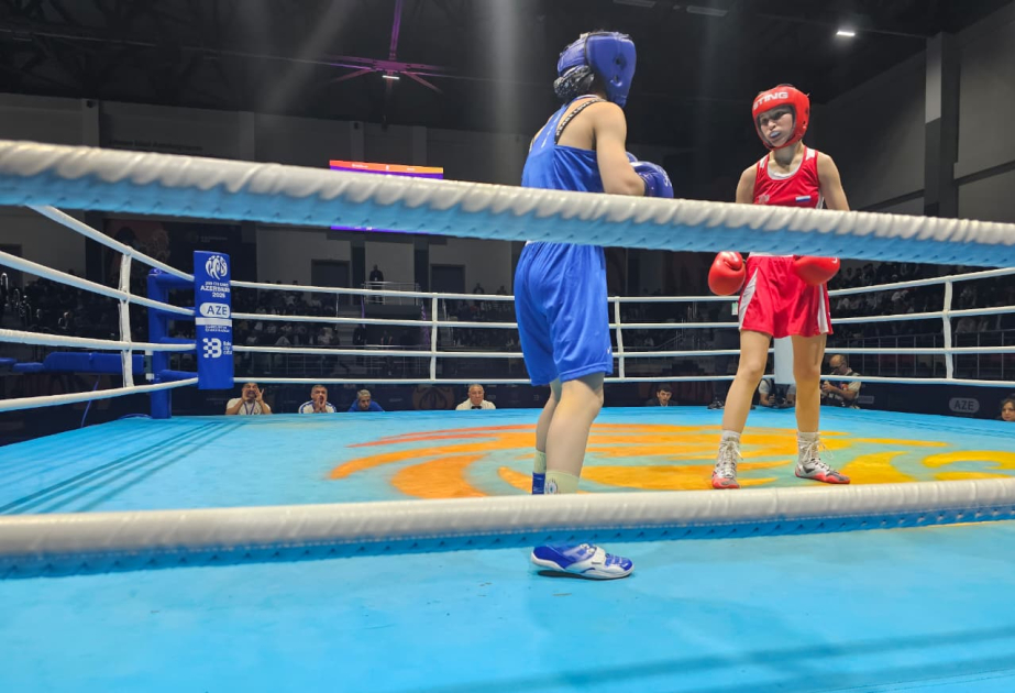 Boxeadora azerbaiyana gana medalla de plata en los III Juegos de la CEI