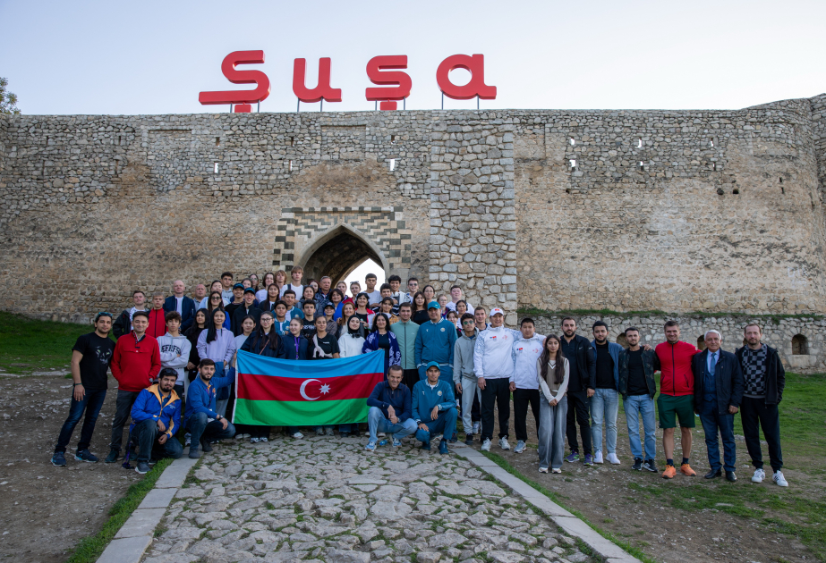 第三届独联体运动会参赛人员参观舒沙市文化遗产