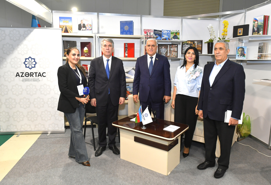 El sexto día de la XI Feria Internacional del Libro de Bakú continúa con una serie de eventos