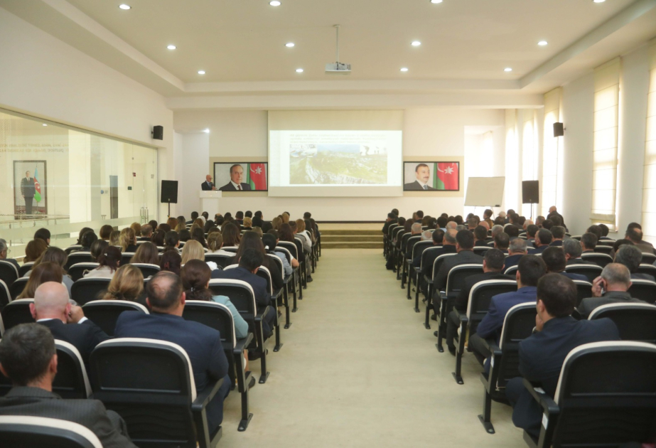 Qubada tədrisin keyfiyyətinin artırılması istiqamətində fikir mübadiləsi aparılıb