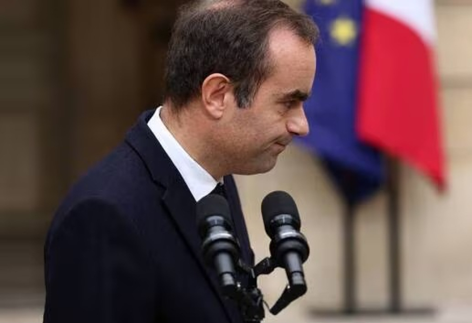 Crise politique en France : Mélenchon accuse Macron d’être « à l’origine du chaos » après la démission éclair de Sébastien Lecornu