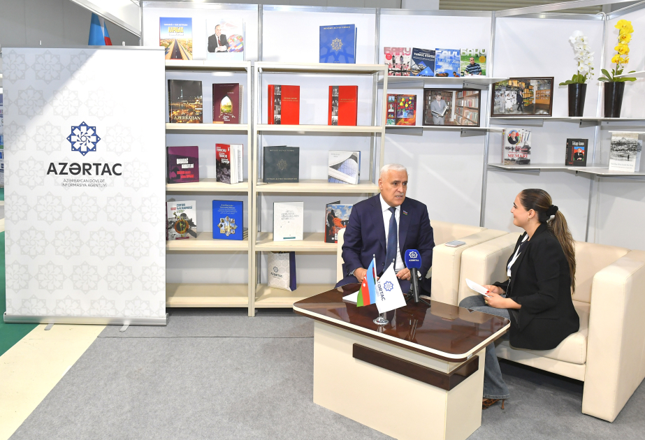 Vüqar Rəhimzadə: Kitab müəllifləri ilə ünsiyyət oxucu üçün yaddaqalan və mənalı təcrübədir