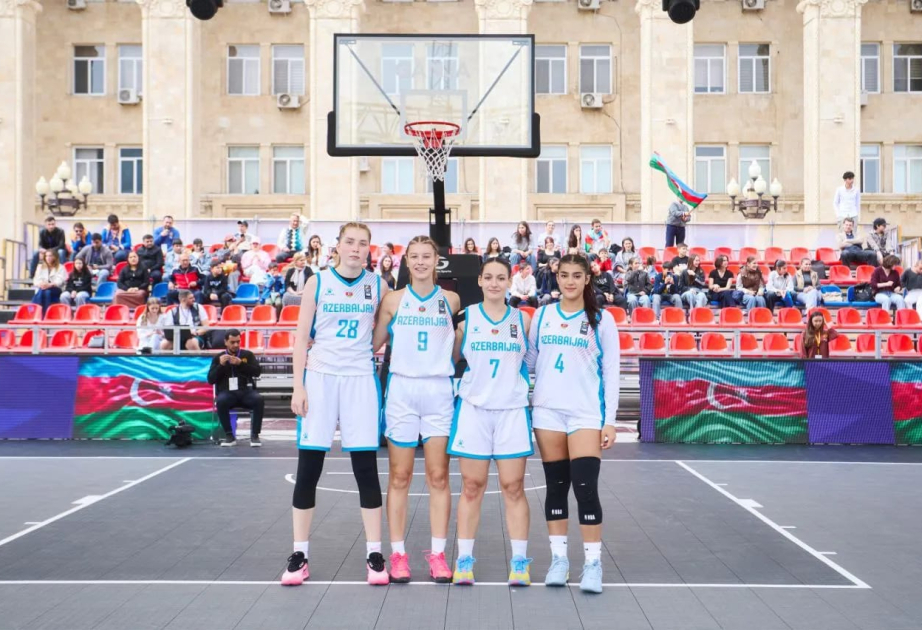 El equipo femenino de baloncesto de Azerbaiyán gana la medalla de plata en los Juegos de la CEI
