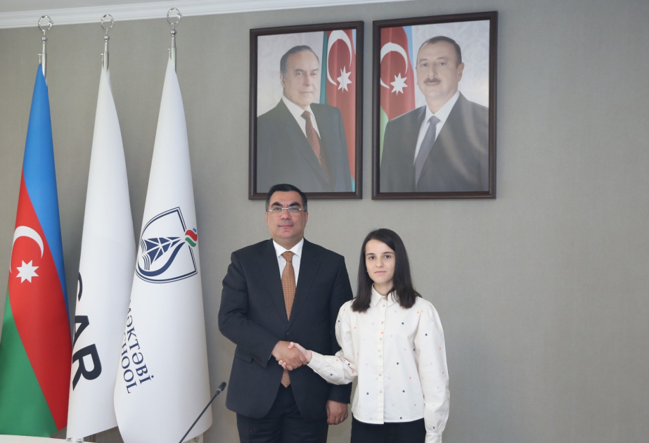 Prezident təqaüdünə layiq görülən tələbə: Uğur təsadüfi əldə olunmur...