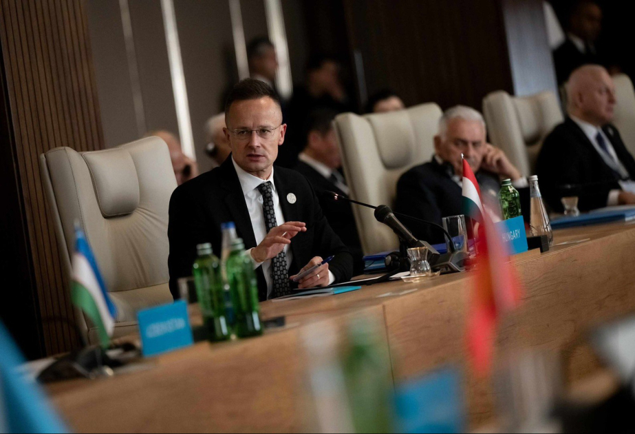 Сийярто: Венгрия продолжит укреплять энергетическое сотрудничество со странами ОТГ