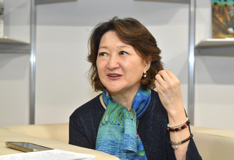 Aktotı Raimkulova: Ədəbiyyat xalqların mənəvi birliyinin mühüm alətidir