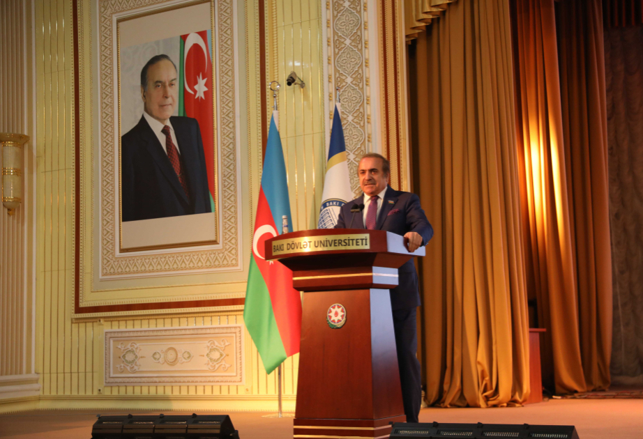 Akademik Rafael Hüseynov: Ulu Öndər Heydər Əliyev AMEA-nın fəaliyyətini daim diqqət mərkəzində saxlayıb