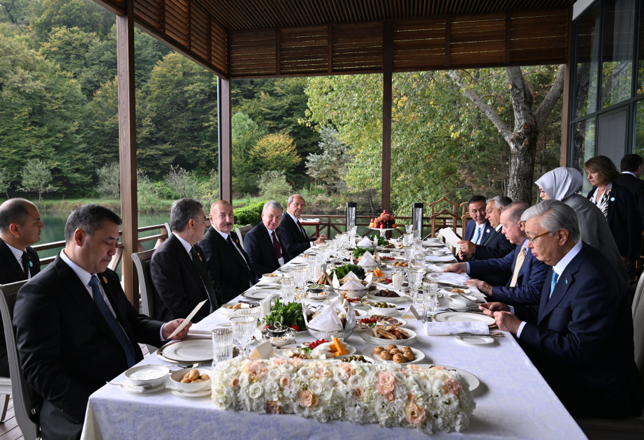Cena oficial en Gabala en honor de los Jefes de Estado y de Gobierno participantes en la Cumbre de la OET