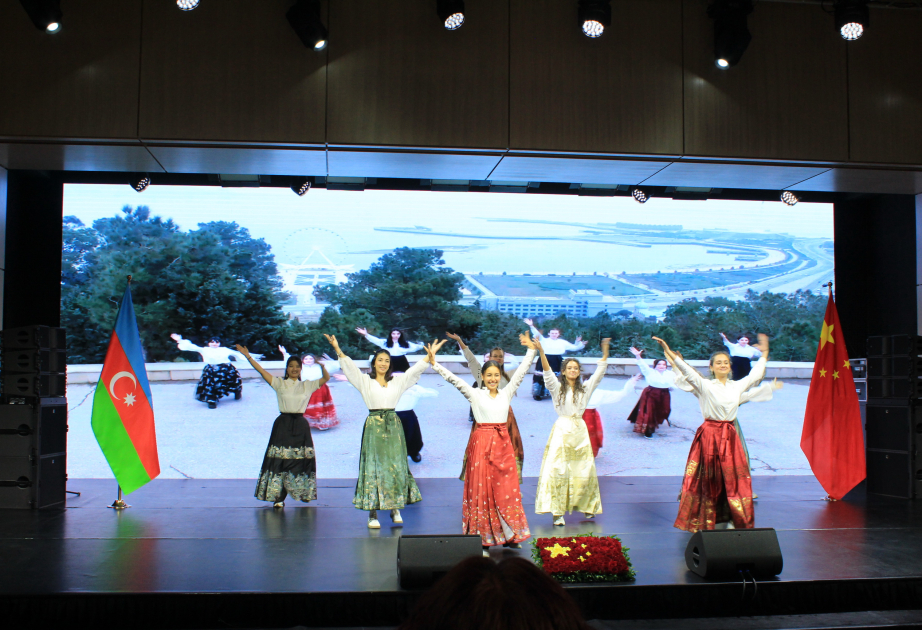 巴库国立大学孔子学院参与中国驻阿塞拜疆使馆国庆庆祝活动
