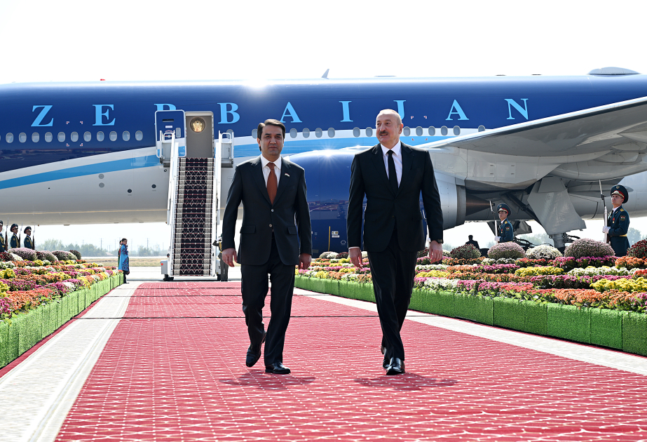 El Presidente de Azerbaiyán llega a Tayikistán en visita oficial