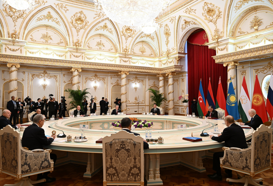 Le président Ilham Aliyev prend la parole lors de la réunion restreinte du Conseil des chefs d’Etat de la CEI à Douchanbé MIS A JOUR-2 VIDEO