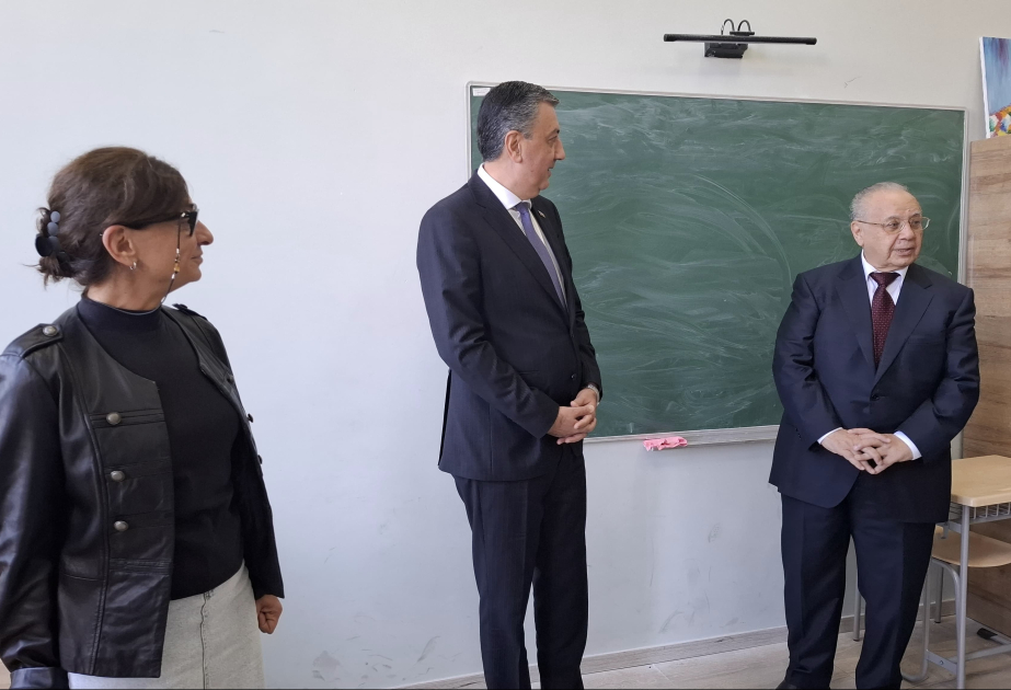 Tanınmış ictimai xadim Həsən Həsənov Tbilisidə ilk təhsil aldığı məktəbdə olub