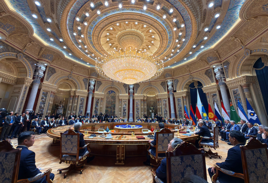 独联体国家元首理事会扩大会议在杜尚别举行 阿塞拜疆总统伊利哈姆·阿利耶夫出席会议