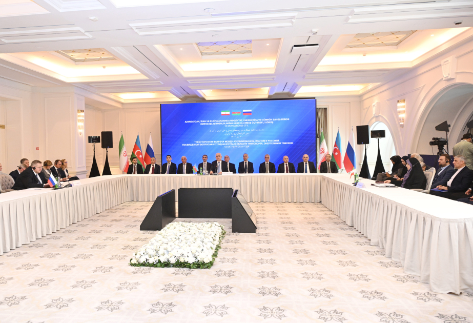 Azerbaiyán, Rusia e Irán celebran una reunión sobre cooperación en los ámbitos del transporte, la energía y la aduana