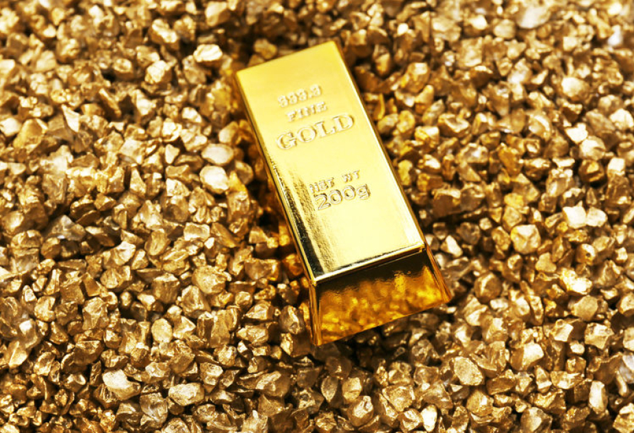 Золото дорожает до рекорда на фоне обострения торговых отношений между США и Китаем