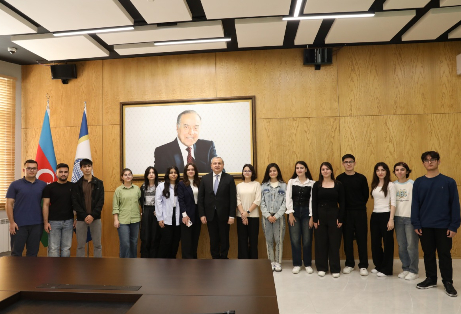 Prezident təqaüdünə layiq görülmüş BDU tələbələri ilə görüş