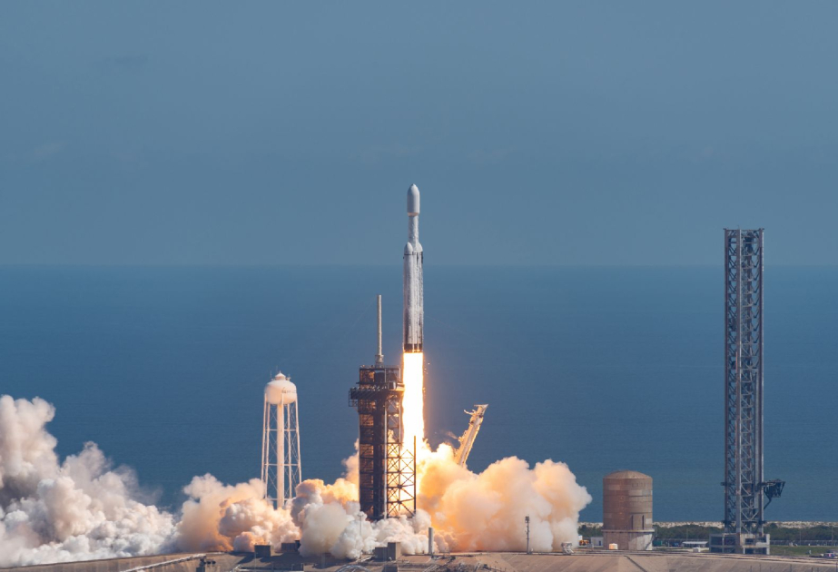 “SpaceX” şirkətinin Ay raketi növbəti sınaq uçuşunu uğurla həyata keçirib