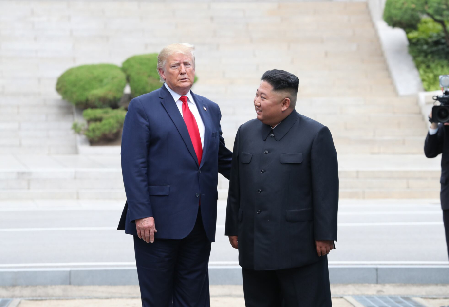 Cənubi koreyalı nazir: Kim Çen In və Donald Tramp APEC sammiti dövründə görüşə bilər