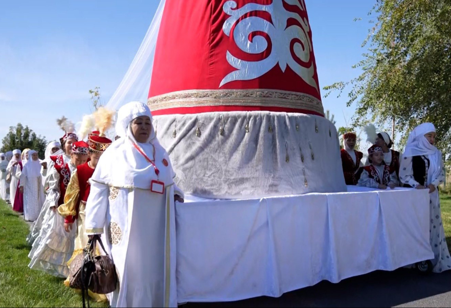Символ тюркского наследия: Гигантское саукеле из Туркестана вошло в Книгу рекордов Казахстана