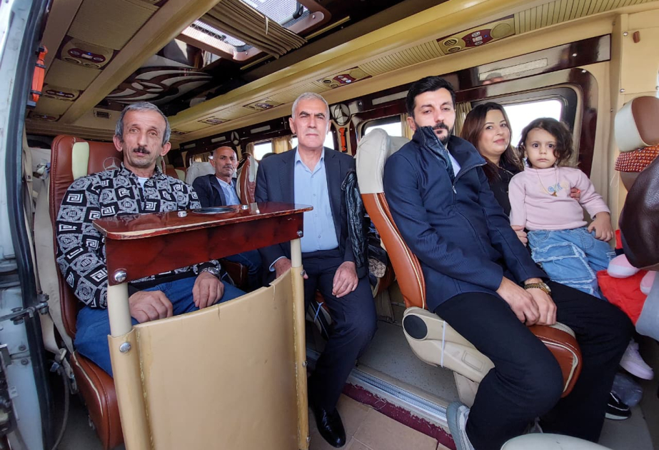 Köç karvanı ilə Xocalının Şuşakənd və Təzəbinə kəndlərinə çatan ailələrə evlərinin açarları təqdim olunub - YENİLƏNİB  VİDEO