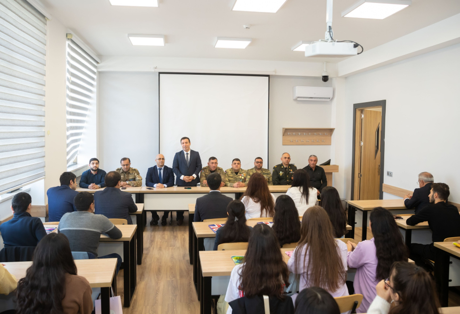 Vətən müharibəsinin iştirakçıları tələbələrə cəbhə xatirələrindən danışıblar